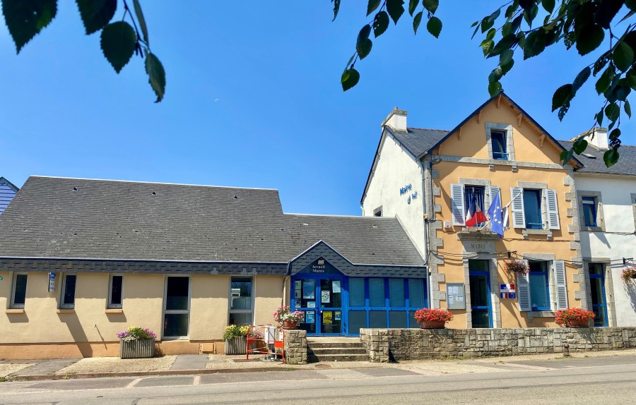 La mairie et la salle communale La mairie et la salle communale
